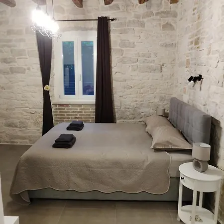 Ivor Apartment