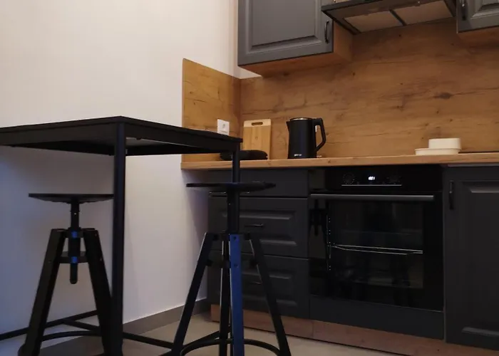 Ivor Apartment *
