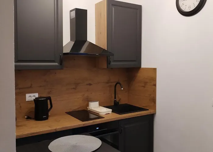 Ivor Apartment *