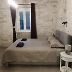 Ivor Apartment