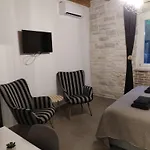 Ivor Apartment