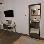 Apartment Ivor Bale